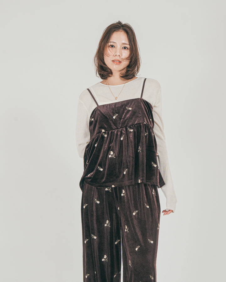 ［SET］Flower刺繍 ベロアペプラムキャミ + Flower刺繍 ベロアパンツ + ボートネックSheerリブニット（3SET）