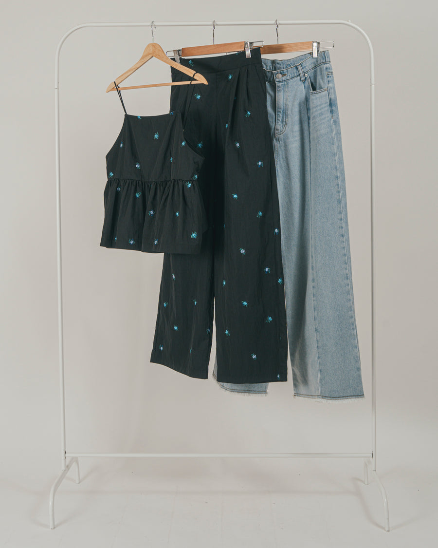 ［SET］Flower刺繍　ボリュームキャミ + Flower刺繍タックパンツ + 10oz ニュアンスバイカラーリラックスワイドデニム（3SET）