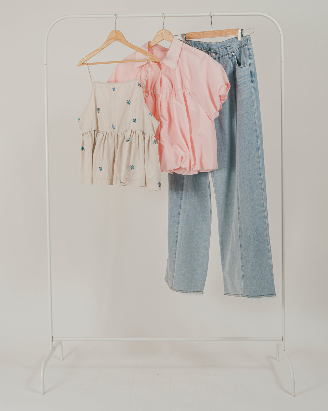 ［SET］Flower刺繍　ボリュームキャミ + バルーンShirringハーフスリーブシャツ + 10oz ニュアンスバイカラー リラックスワイドデニム（3SET）