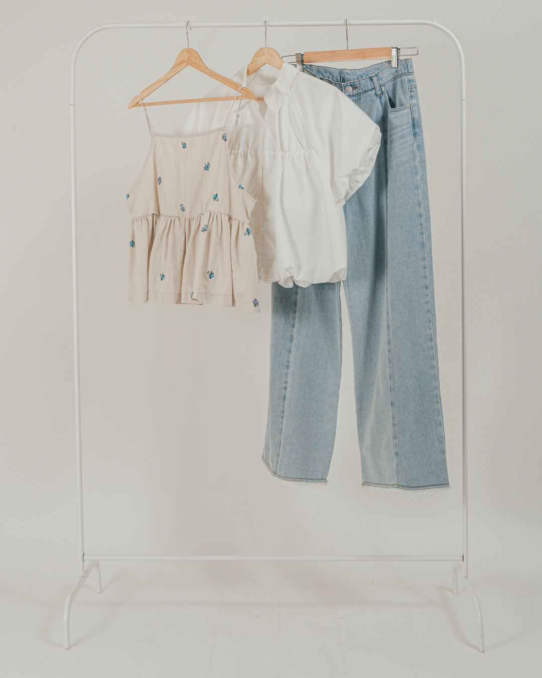 ［SET］Flower刺繍　ボリュームキャミ + バルーンShirringハーフスリーブシャツ + 10oz ニュアンスバイカラー リラックスワイドデニム（3SET）