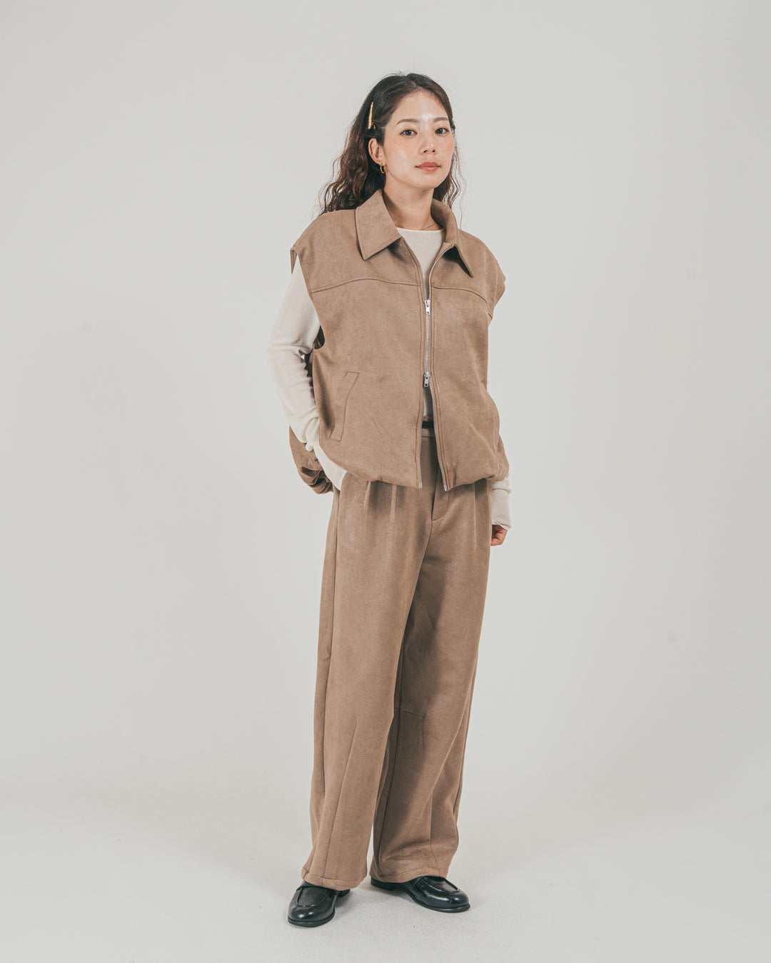 ［SET］スウェードライク Zipベスト + スウェードライク Curveパンツ（2SET）