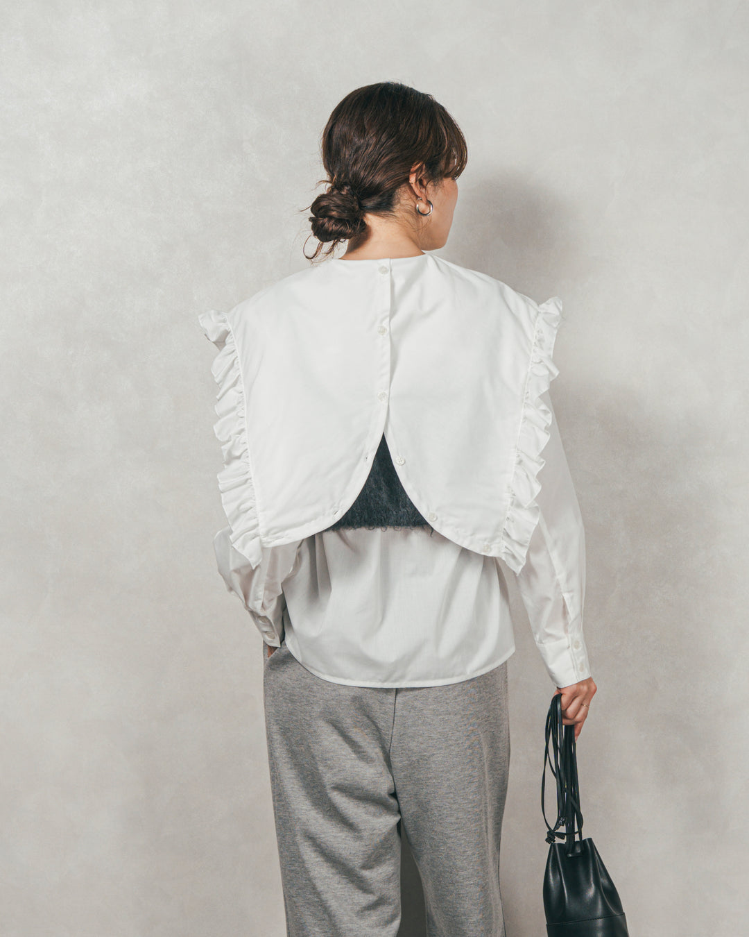 ［SET］2WAYビッグフリルカラーブラウス+モヘアタッチKnitビスチェ+2-Way ウェーブデザインスウェットパンツ（3SET）