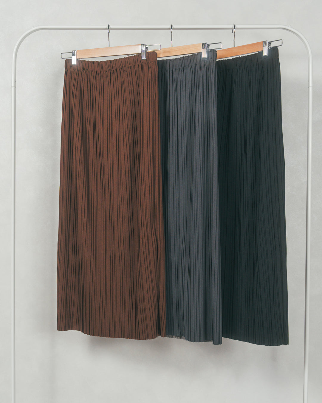 ［SET］ニュアンスグラデーションShaggyニット+プリーツNarrowロングスカート（2SET）