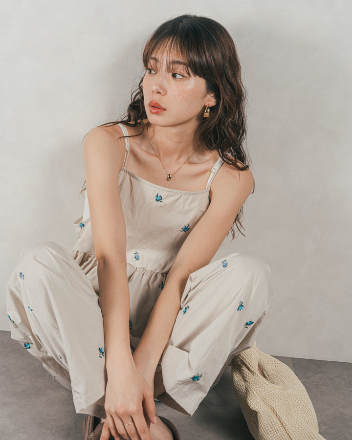 ［SET］Flower刺繍　ボリュームキャミ + Flower刺繍　タックパンツ（2SET）