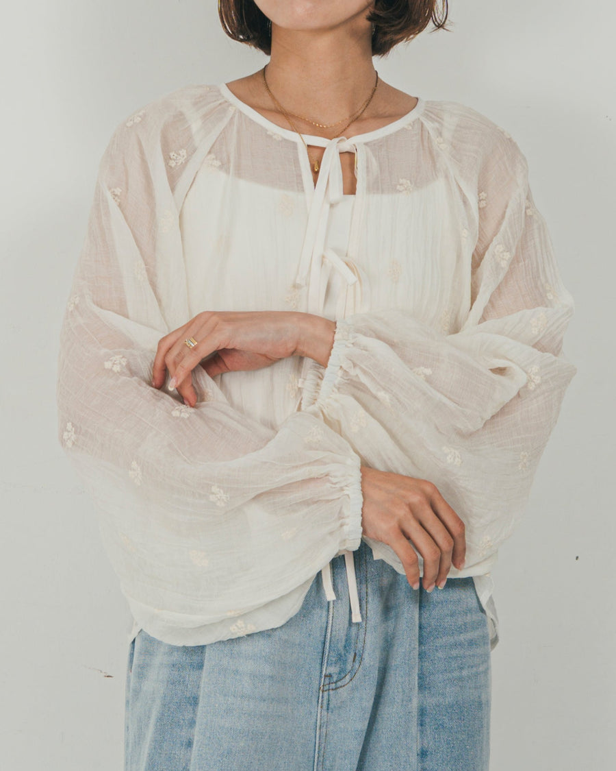 ［SET］フロントリボン刺繍 Veilブラウス + 10oz ニュアンスバイカラー リラックスワイドデニム（2SET）