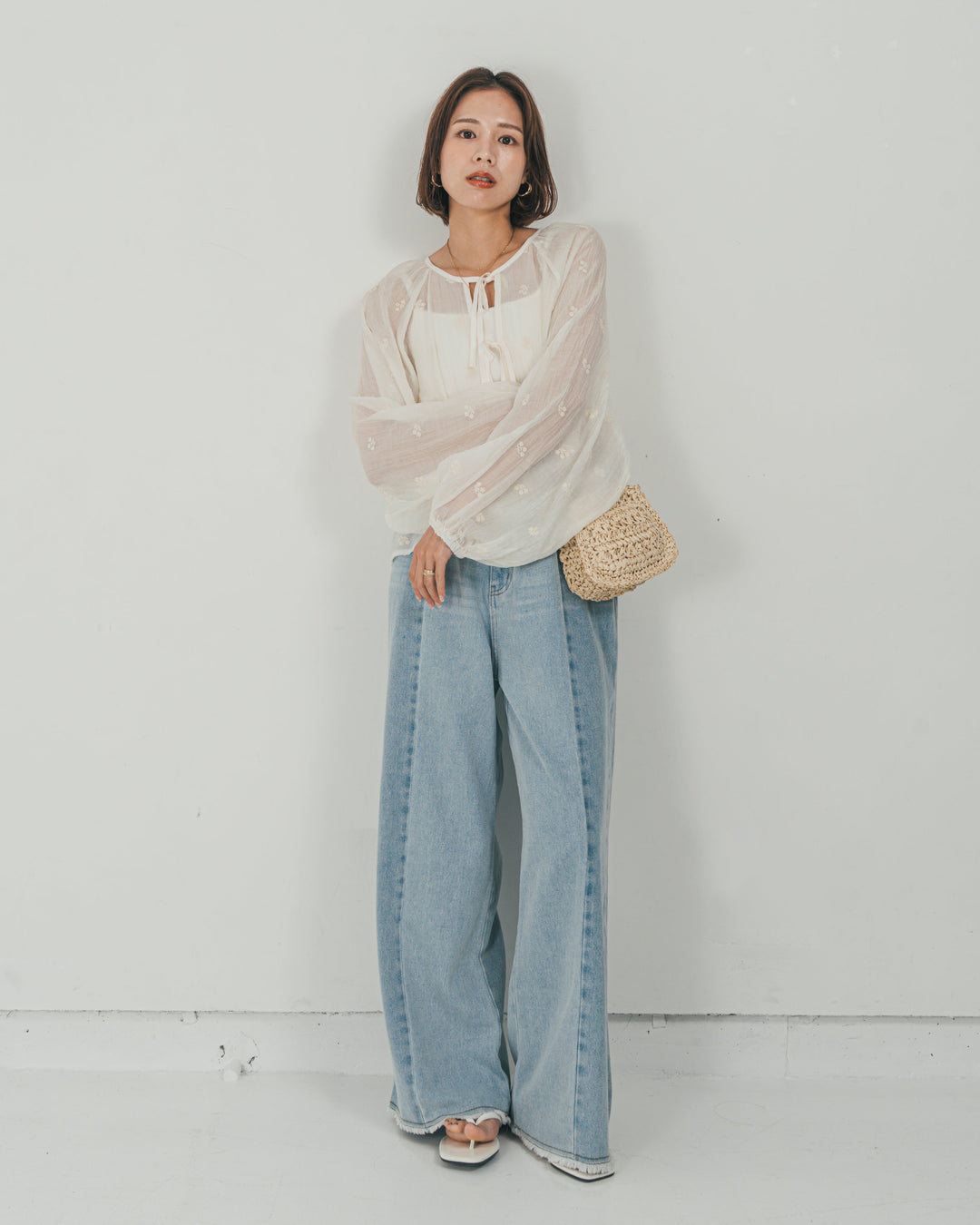 ［SET］フロントリボン刺繍 Veilブラウス + 10oz ニュアンスバイカラー リラックスワイドデニム（2SET）