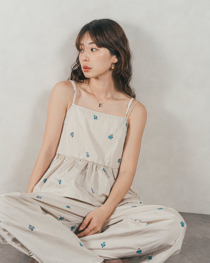 ［SET］Flower刺繍　ボリュームキャミ + Flower刺繍　タックパンツ（2SET）