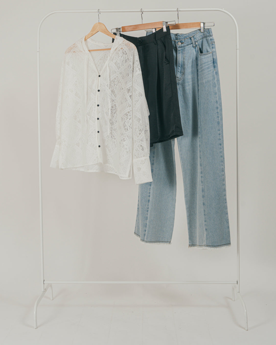 ［SET］Blockレース　フーディーブラウス +Vintageサテン　ハーフパンツ + 10oz ニュアンスバイカラー リラックスワイドデニム（3SET）