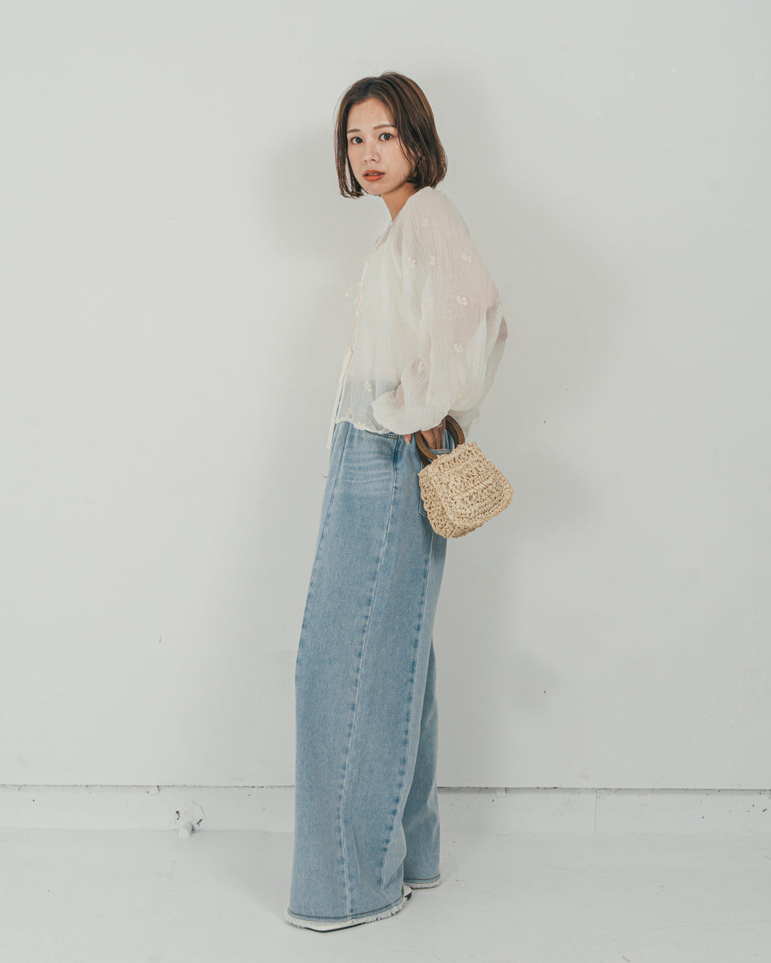 ［SET］フロントリボン刺繍 Veilブラウス + 10oz ニュアンスバイカラー リラックスワイドデニム（2SET）