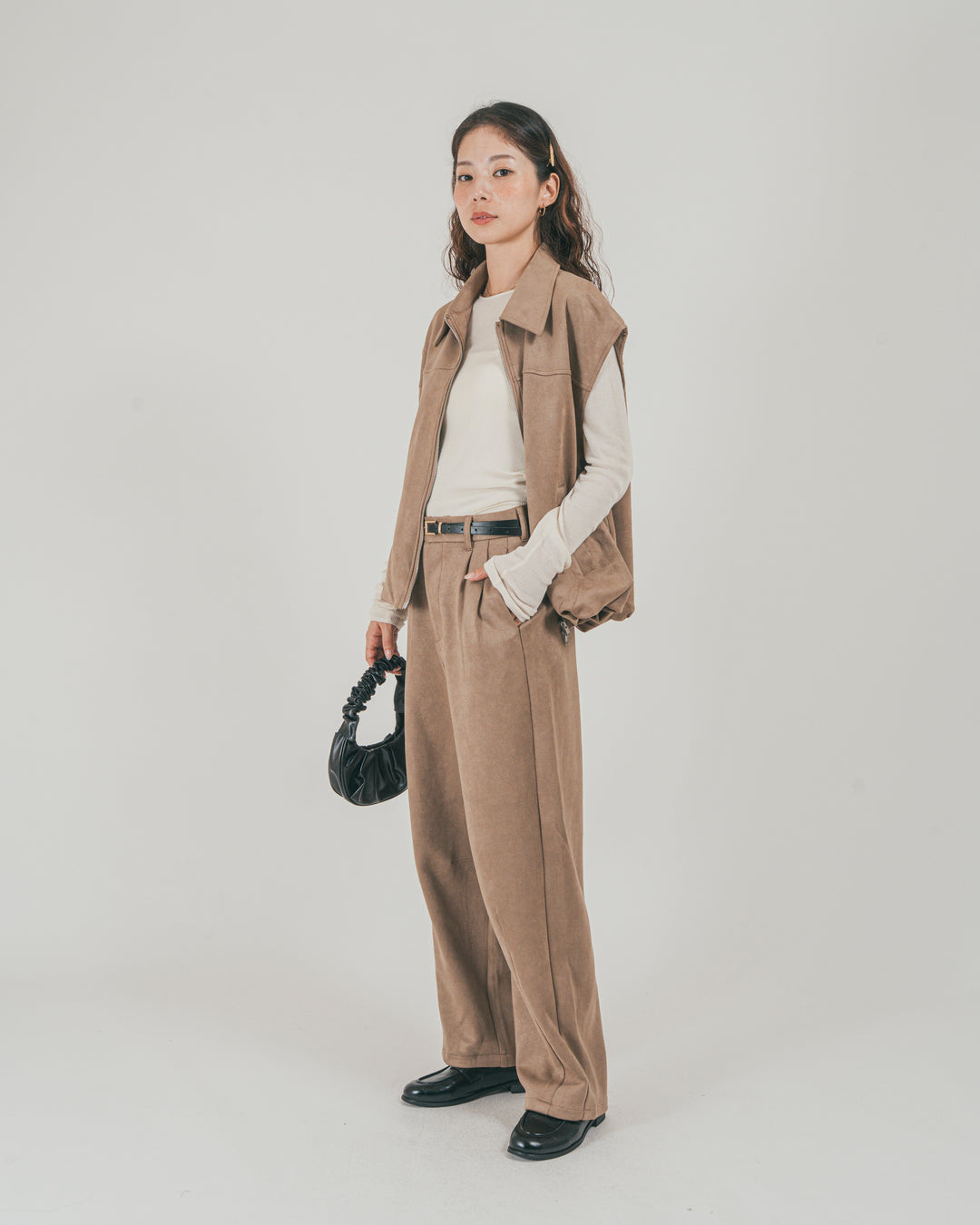 ［SET］スウェードライク Zipベスト + スウェードライク Curveパンツ（2SET）