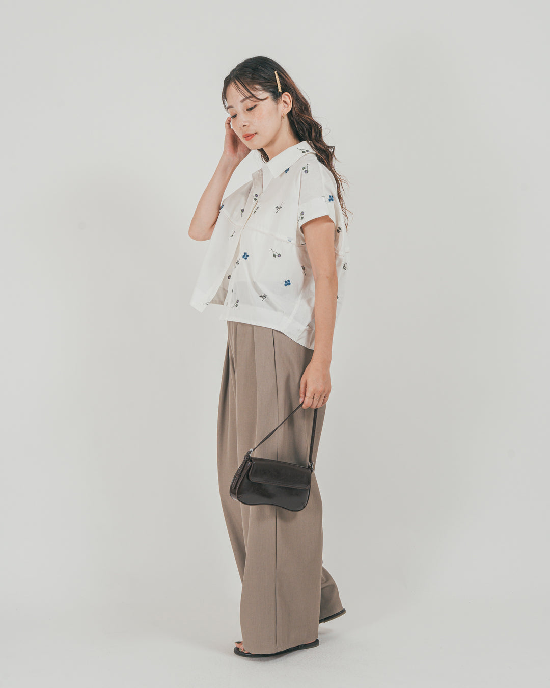 ［SET］Flower刺繍コクーンシャツ + ダブルタック ハイウエストワイドパンツ（2SET）