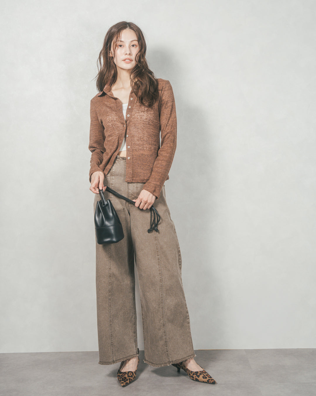 センターシーム リラックスワイドデニム (BROWN)