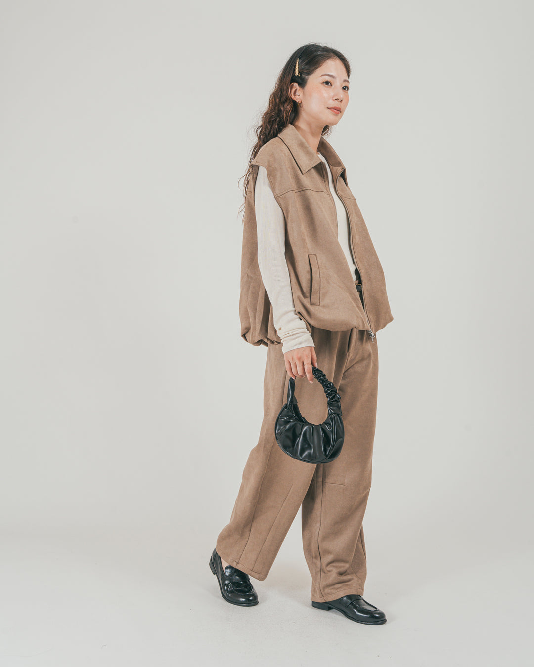 ［SET］スウェードライク Zipベスト + スウェードライク Curveパンツ（2SET）