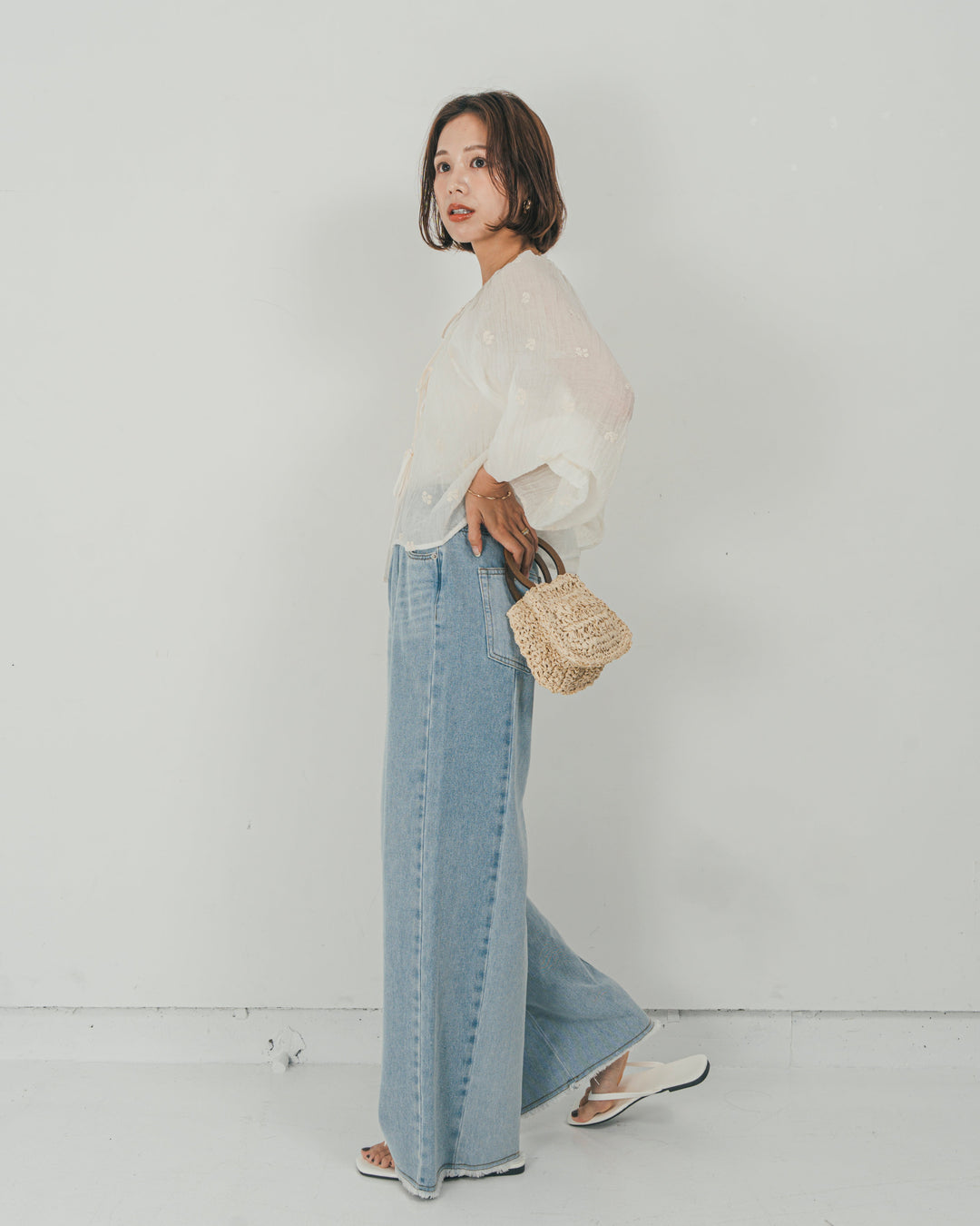 ［SET］フロントリボン刺繍 Veilブラウス + 10oz ニュアンスバイカラー リラックスワイドデニム（2SET）