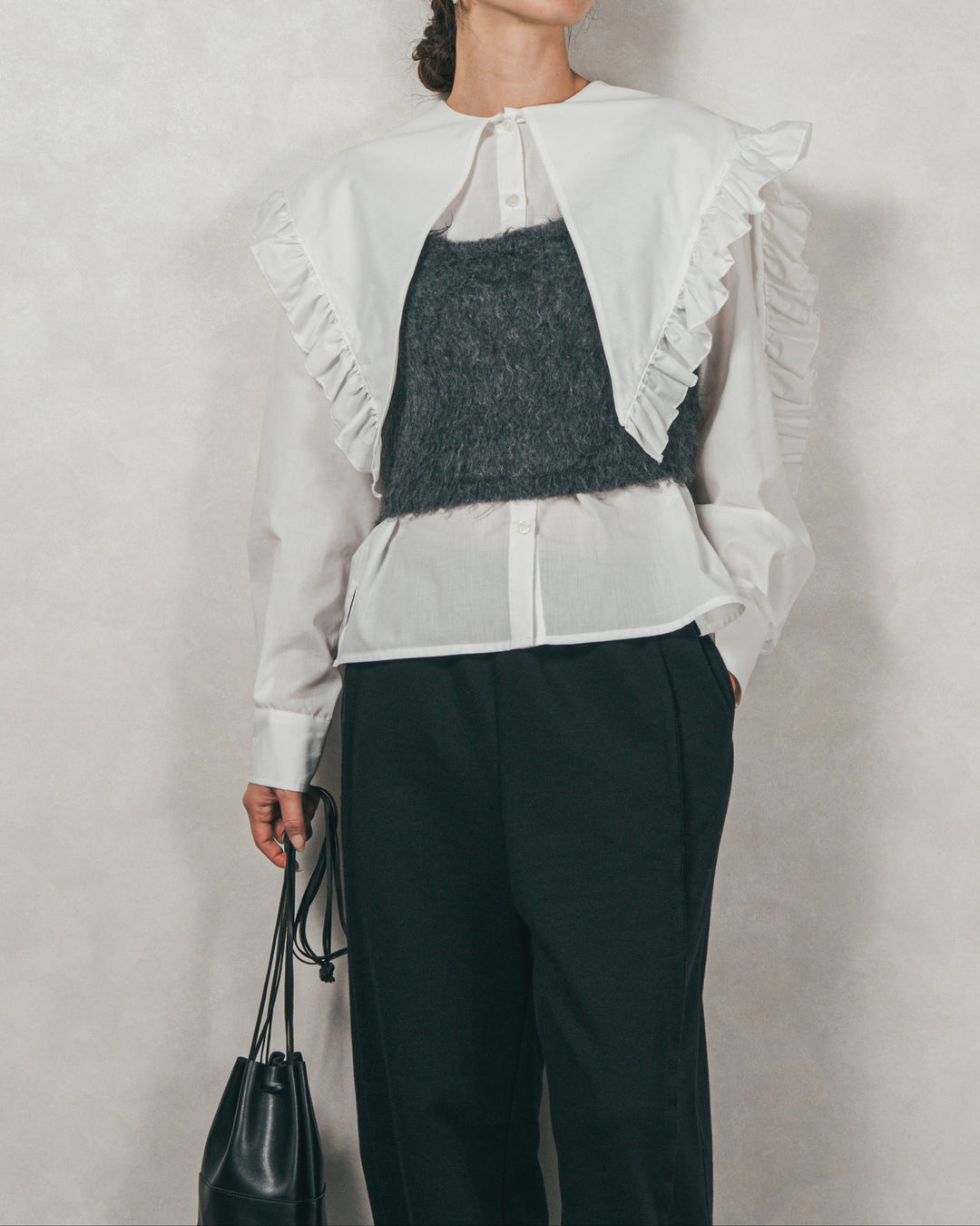 ［SET］2WAYビッグフリルカラーブラウス+モヘアタッチKnitビスチェ+2-Way ウェーブデザインスウェットパンツ（3SET）