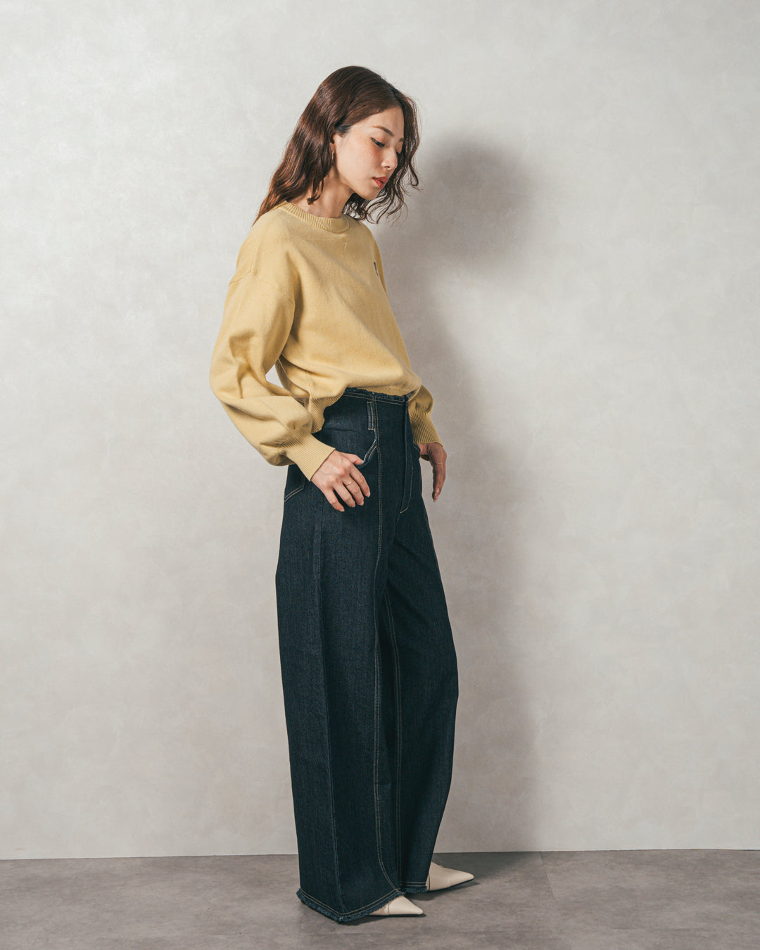 スウェットライクロゴ刺繍ニット (YELLOW)