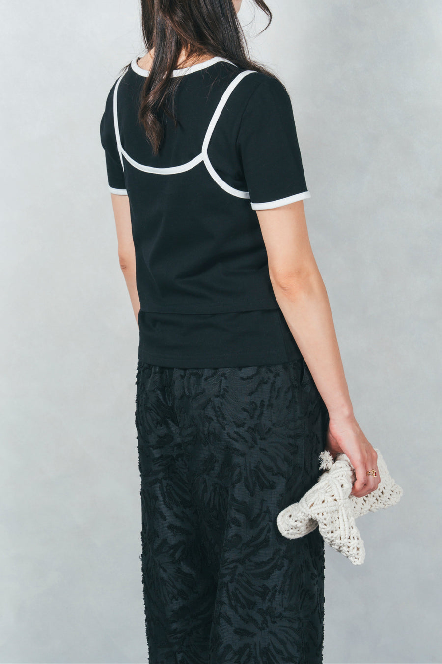 ［SET］キャミ付きリンガーTシャツ+フリンジジャガードリラックスパンツ（2SET）