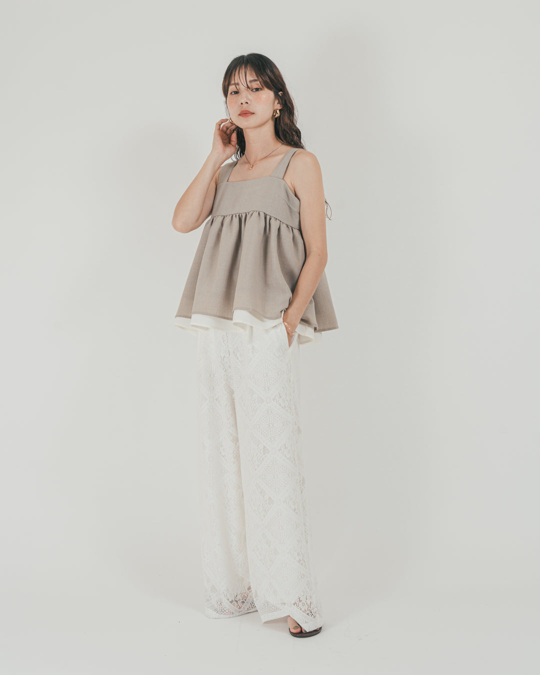 ［SET］スラブTweedバイカラーティアードキャミ + Blockレース　ストレートパンツ（2SET）