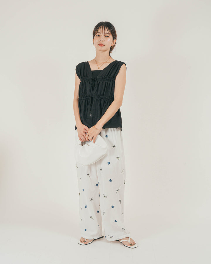 ［SET］リネンタッチShirringリボンブラウス + Flower刺繍リラックスパンツ（2SET）