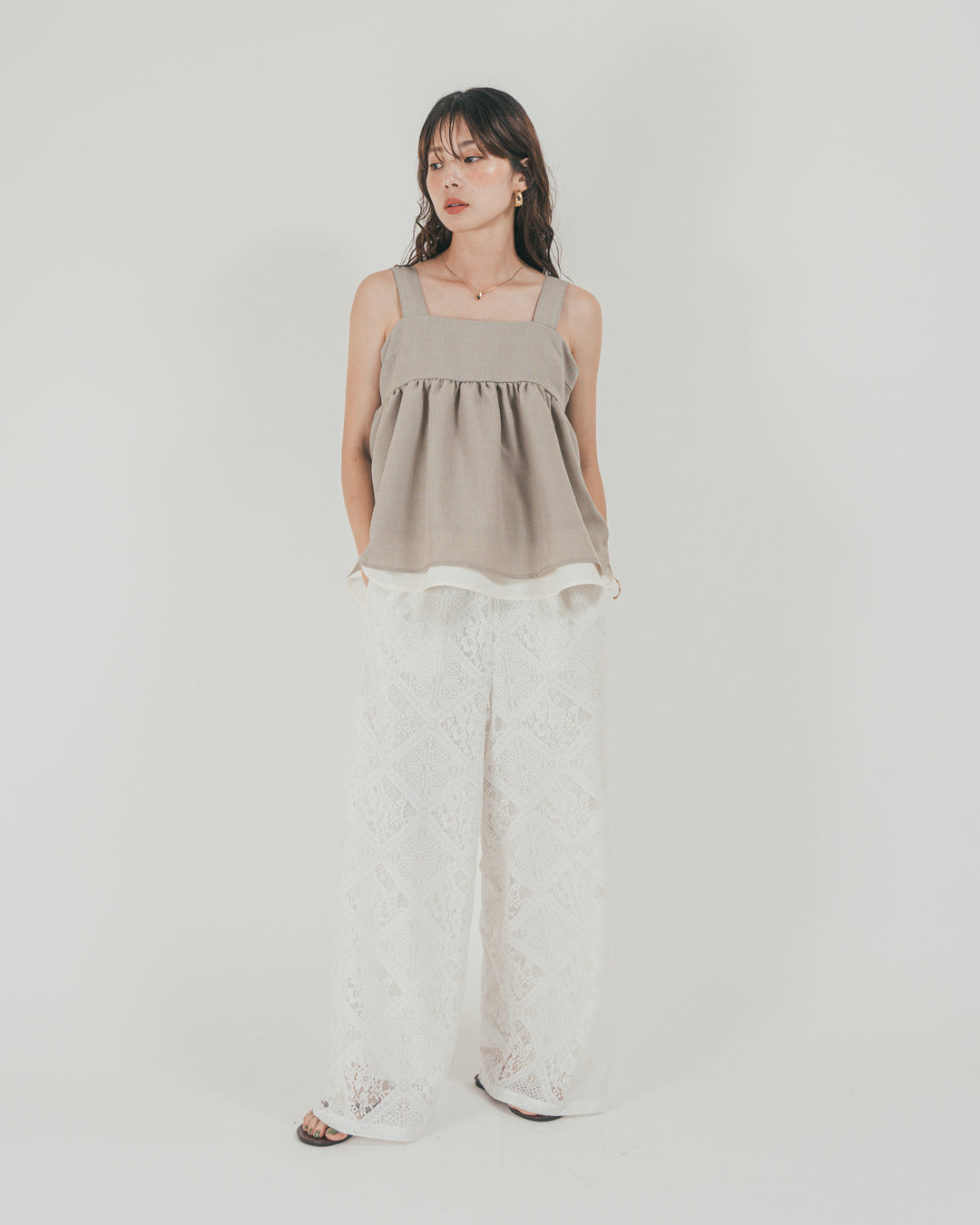 ［SET］スラブTweedバイカラーティアードキャミ + Blockレース　ストレートパンツ（2SET）