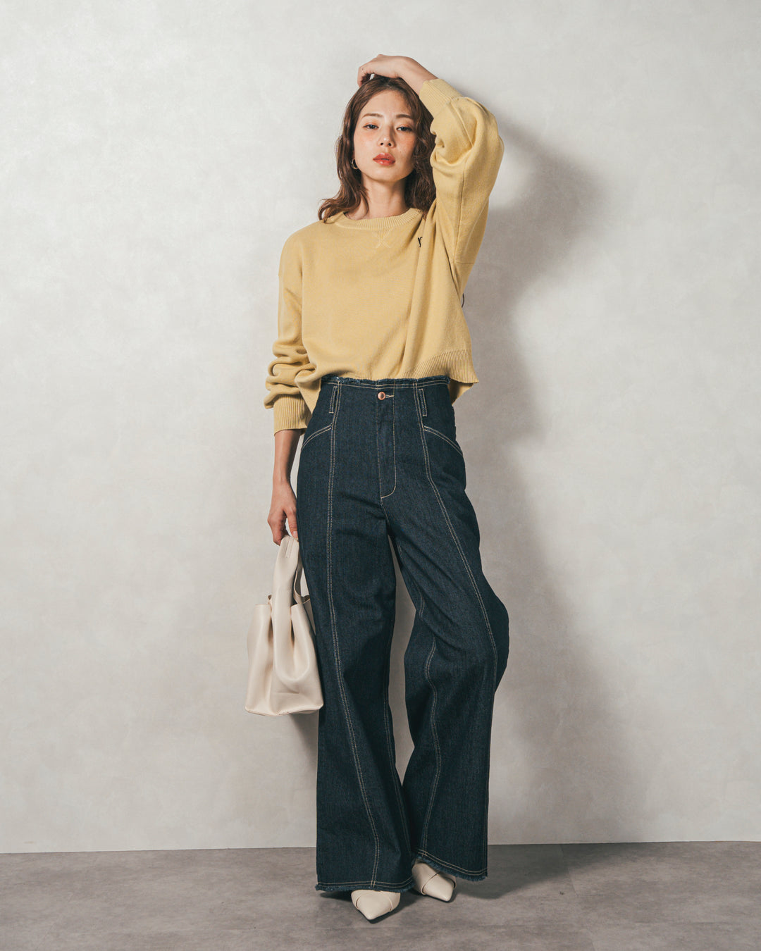 ［SET］スウェットライクロゴ刺繍ニット+センターシーム リラックスカラーデニム（2SET）