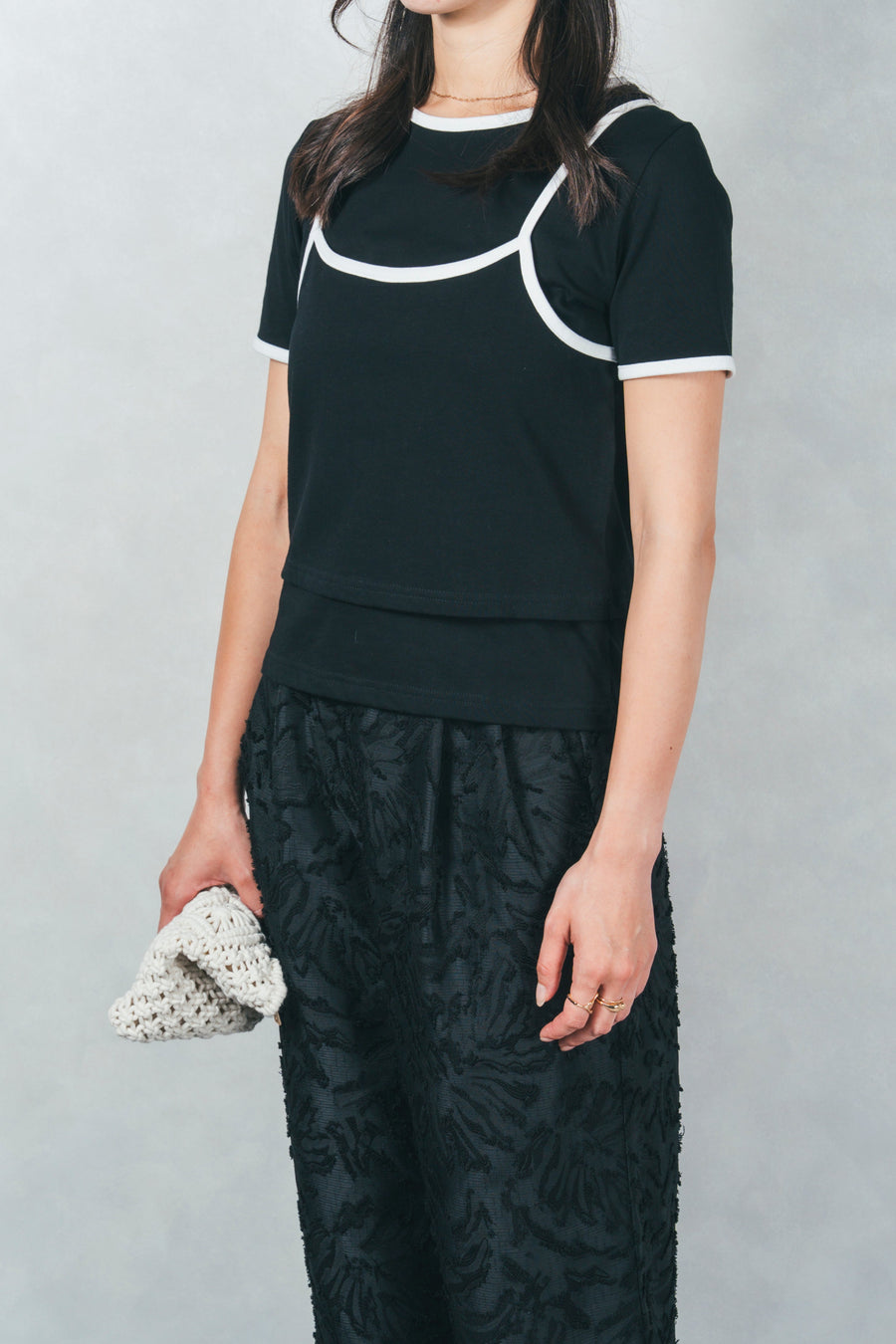 ［SET］キャミ付きリンガーTシャツ+フリンジジャガードリラックスパンツ（2SET）