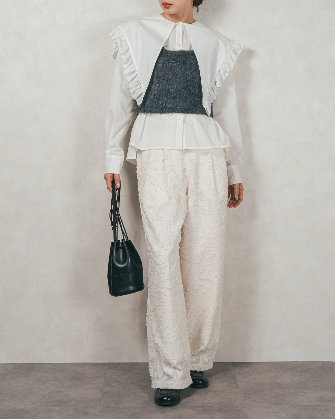 ［SET］2WAYビッグフリルカラーブラウス+モヘアタッチKnitビスチェ+フリンジジャガードリラックスパンツ（3SET）