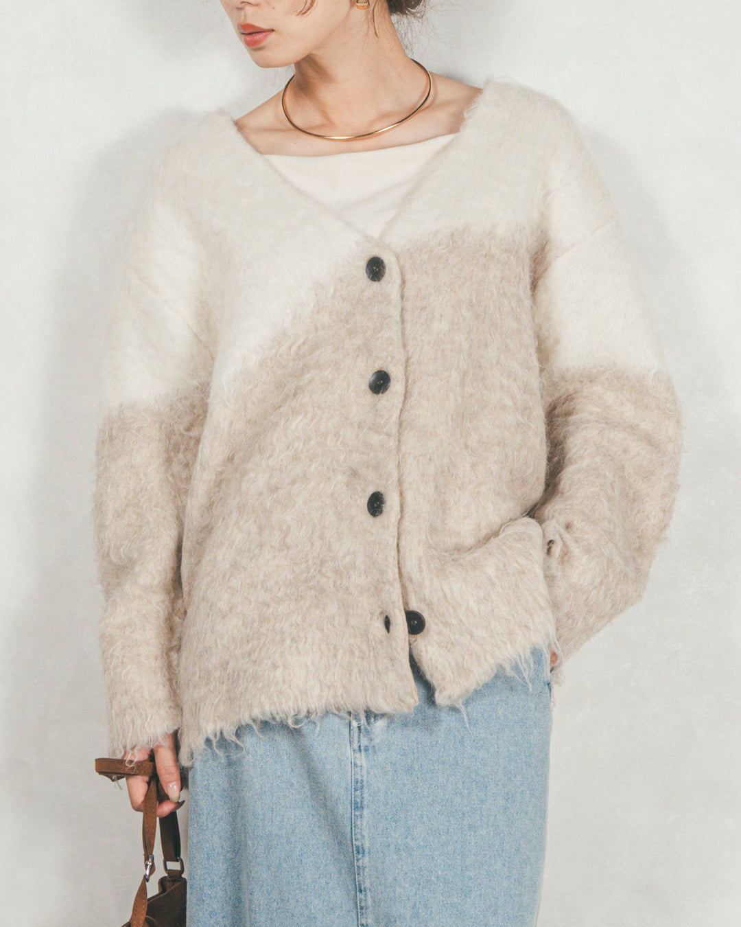 ［SET］Airyフェザー ニットカーディガン+フロントスリット Iラインデニムスカート（2SET）