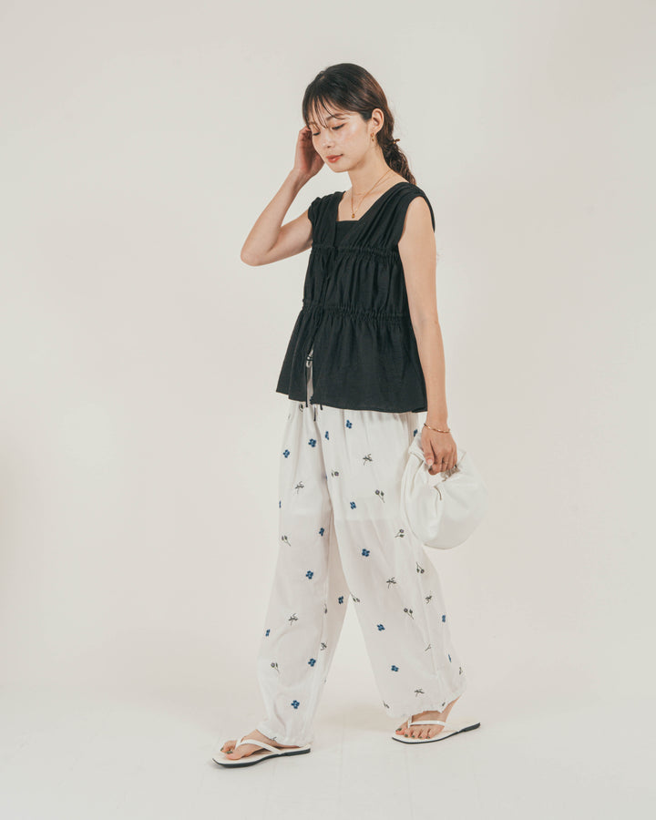 ［SET］リネンタッチShirringリボンブラウス + Flower刺繍リラックスパンツ（2SET）