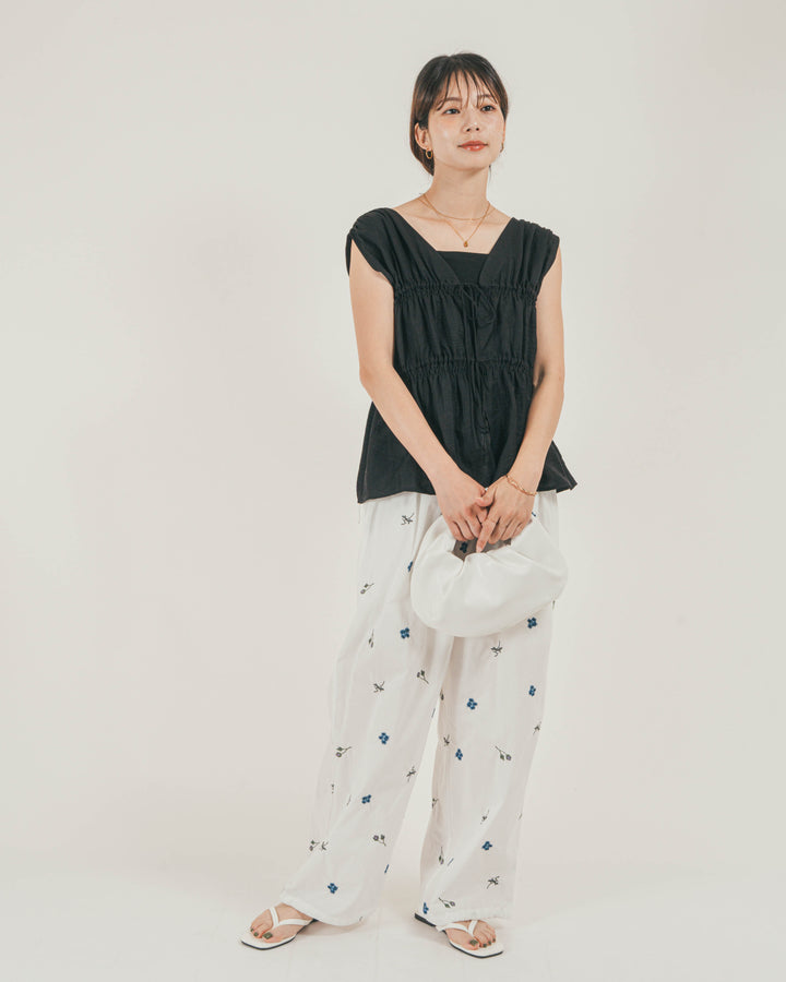 ［SET］リネンタッチShirringリボンブラウス + Flower刺繍リラックスパンツ（2SET）