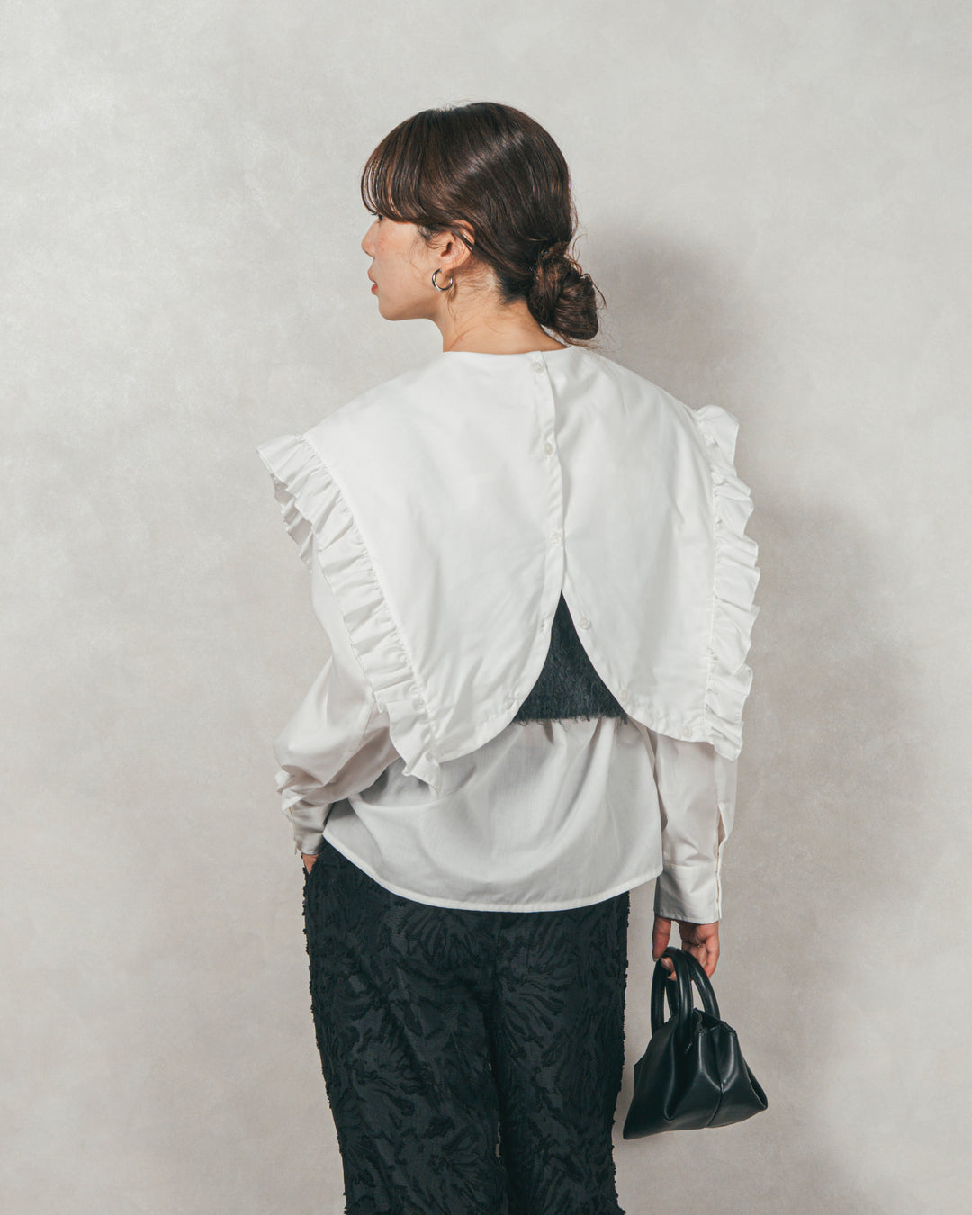 ［SET］2WAYビッグフリルカラーブラウス+モヘアタッチKnitビスチェ+フリンジジャガードリラックスパンツ（3SET）