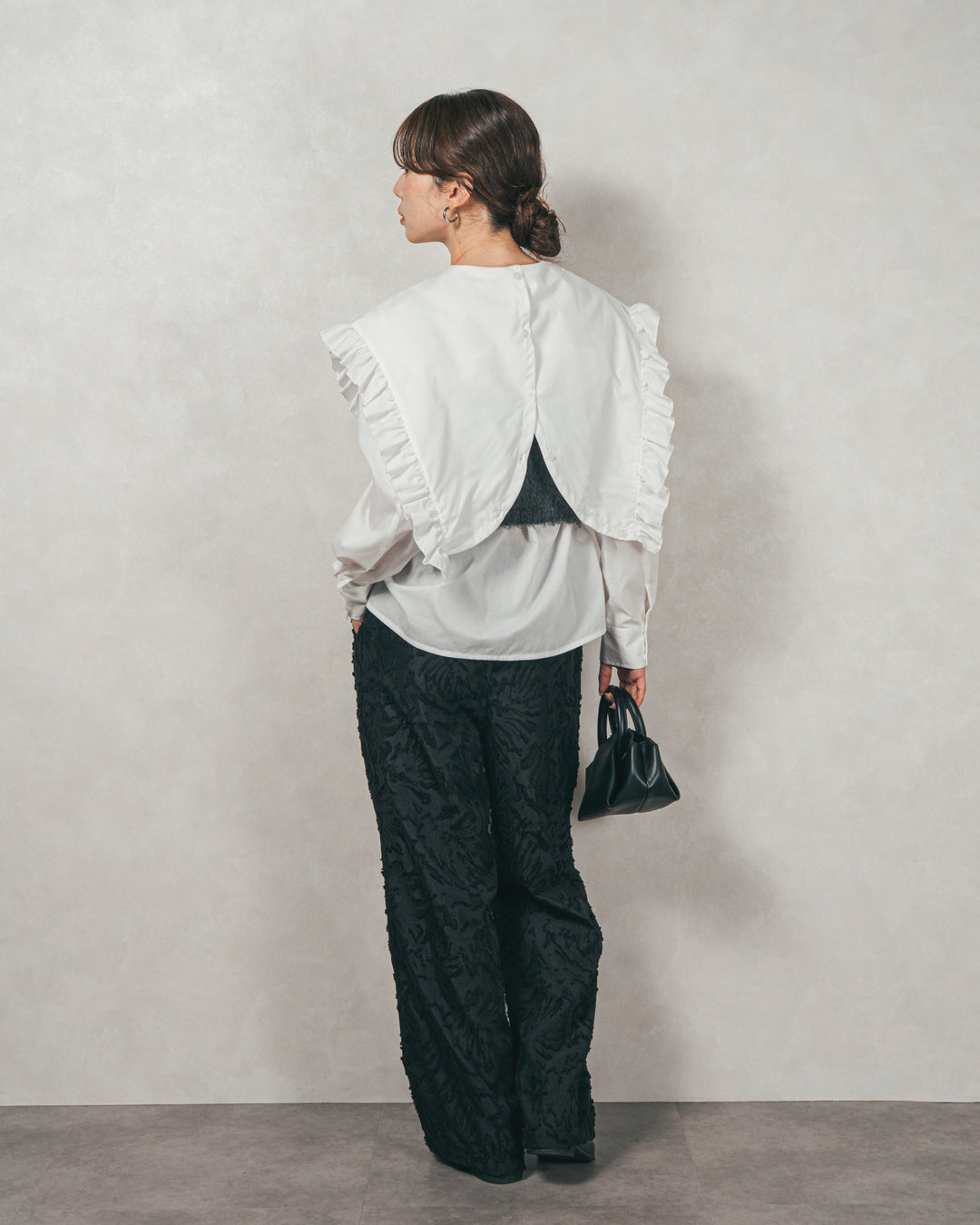 ［SET］2WAYビッグフリルカラーブラウス+モヘアタッチKnitビスチェ+フリンジジャガードリラックスパンツ（3SET）