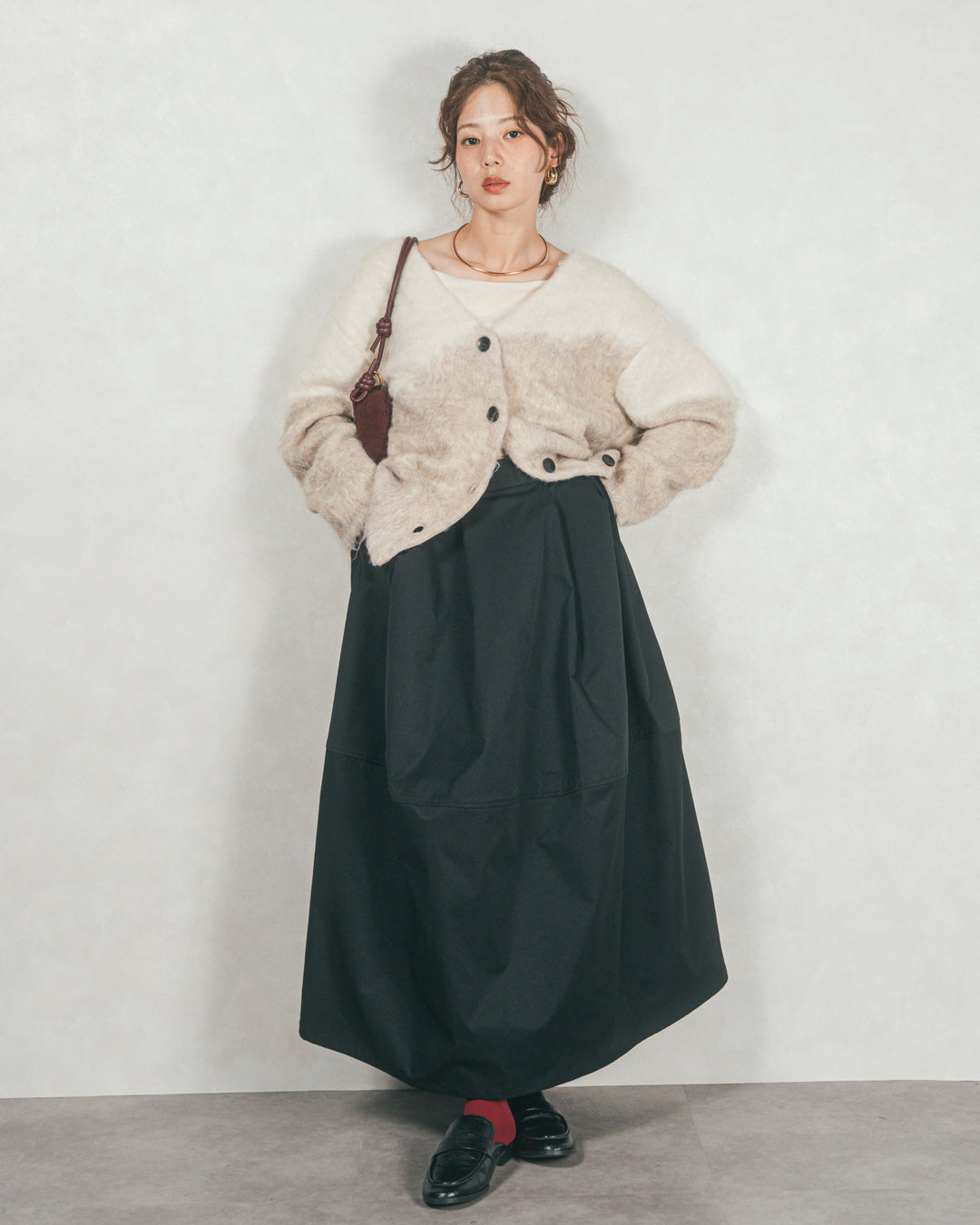 ［SET］Airyフェザー ニットカーディガン+コクーンシルエットロングスカート（2SET）