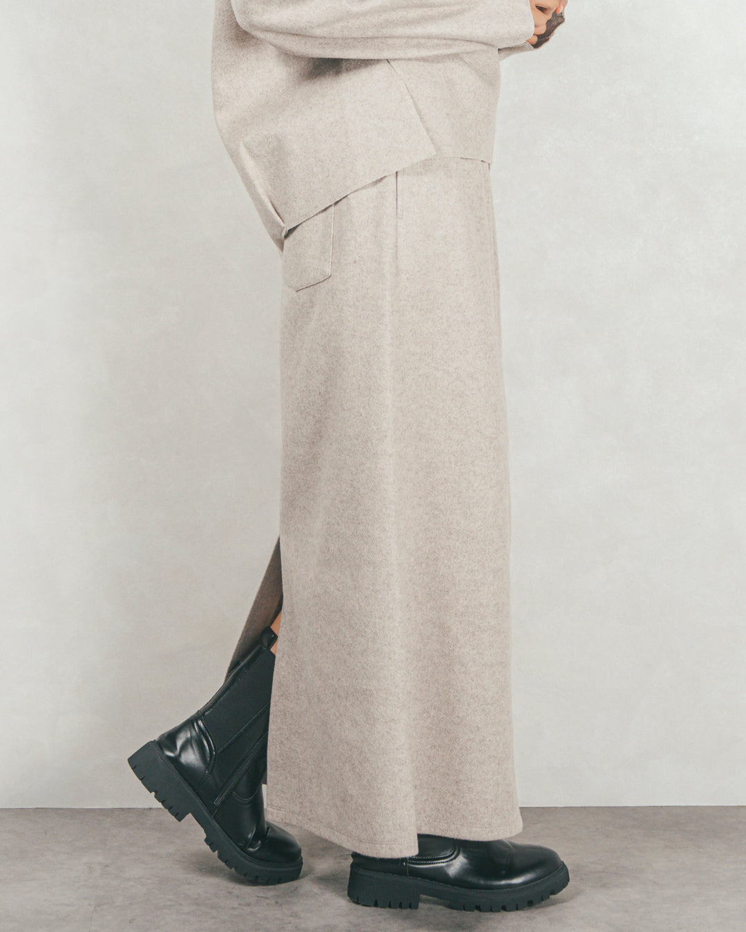 ［SET］Smoothニットソー Vネックプルオーバー+Smoothニットソー Narrowスカート