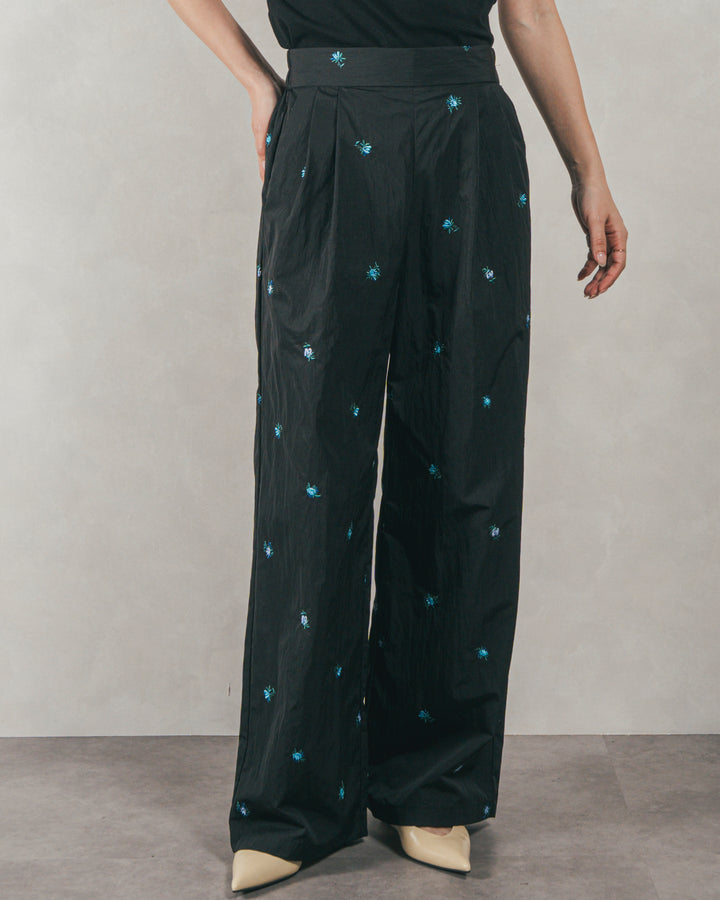 ［SET］Flower刺繍　ボリュームキャミ + Flower刺繍　タックパンツ（2SET）