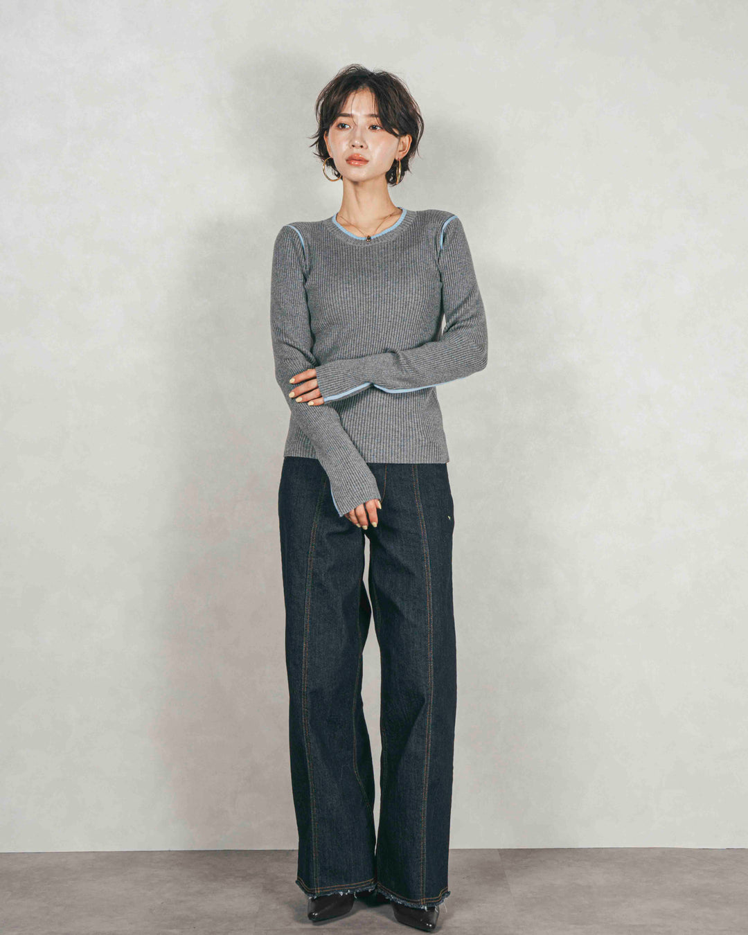 バイカラークルーネックニットトップス (GRAY x LIGHT BLUE)