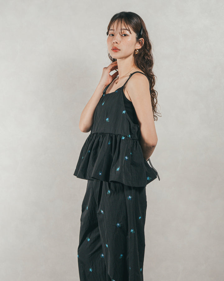 ［SET］Flower刺繍　ボリュームキャミ + Flower刺繍　タックパンツ（2SET）