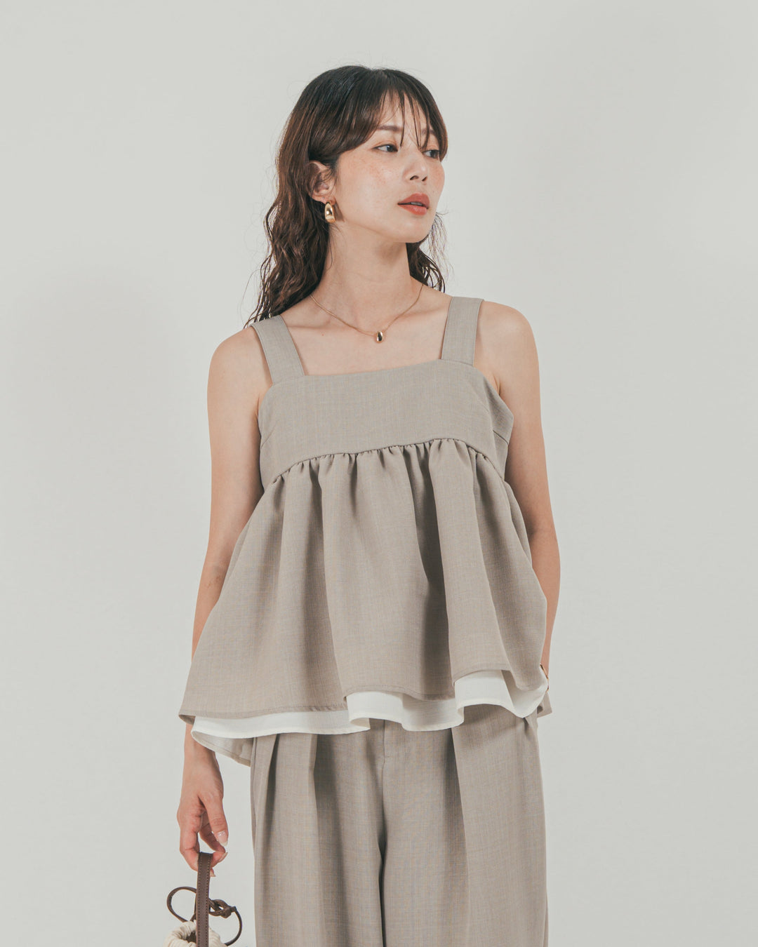 ［SET］スラブTweedバイカラーティアードキャミ + スラブTweedタックワイドパンツ（2SET）