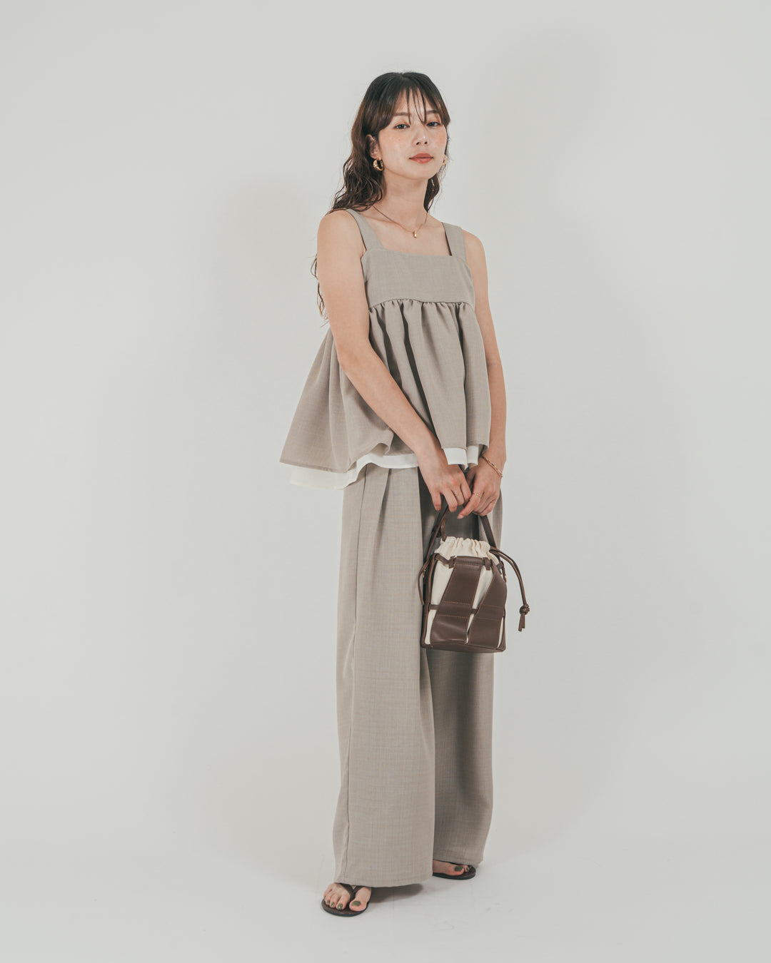 ［SET］スラブTweedバイカラーティアードキャミ + スラブTweedタックワイドパンツ（2SET）