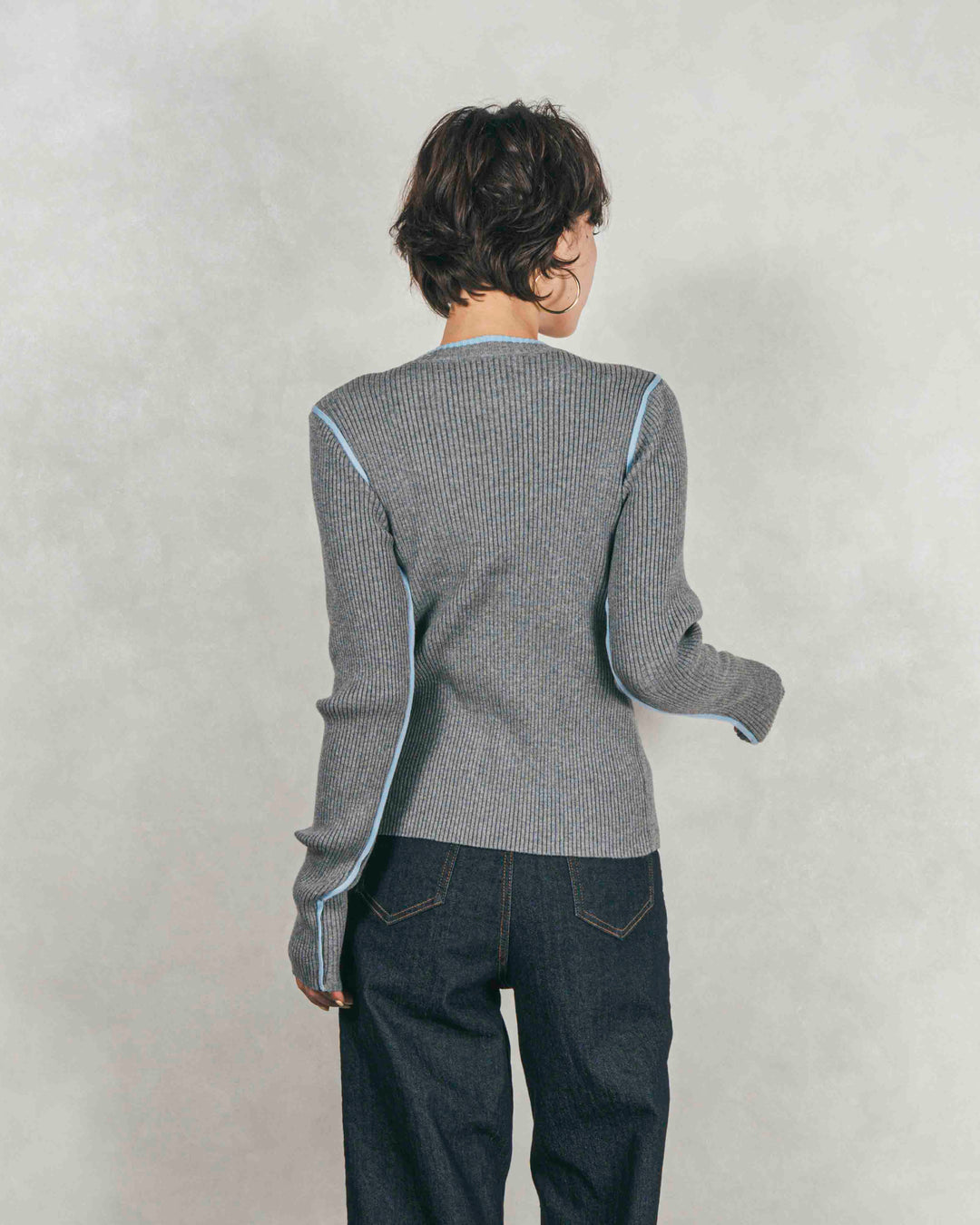 バイカラークルーネックニットトップス (GRAY x LIGHT BLUE)