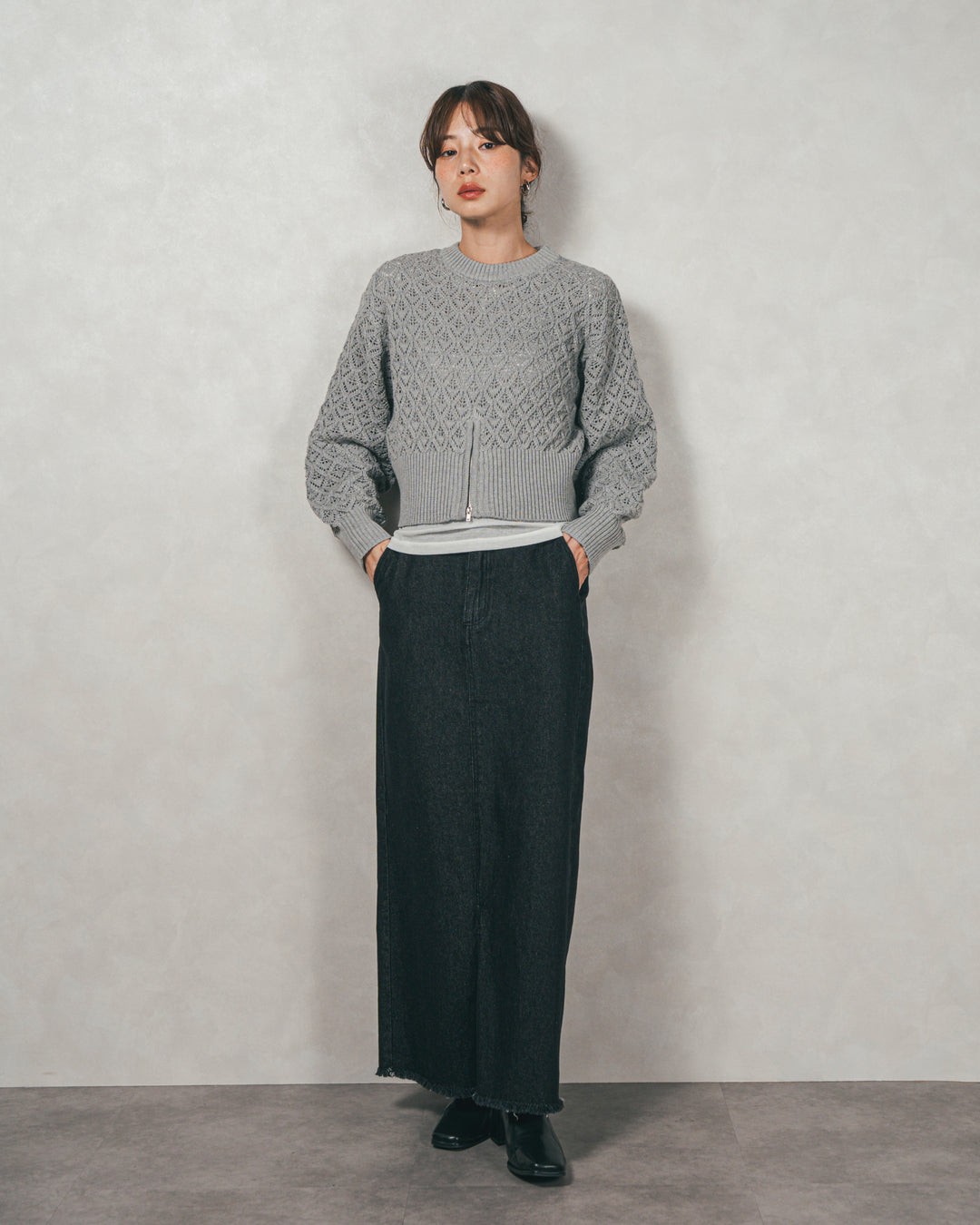 ［SET］透かし編みフロントスリットニット+フロントスリット Iラインデニムスカート（2SET）