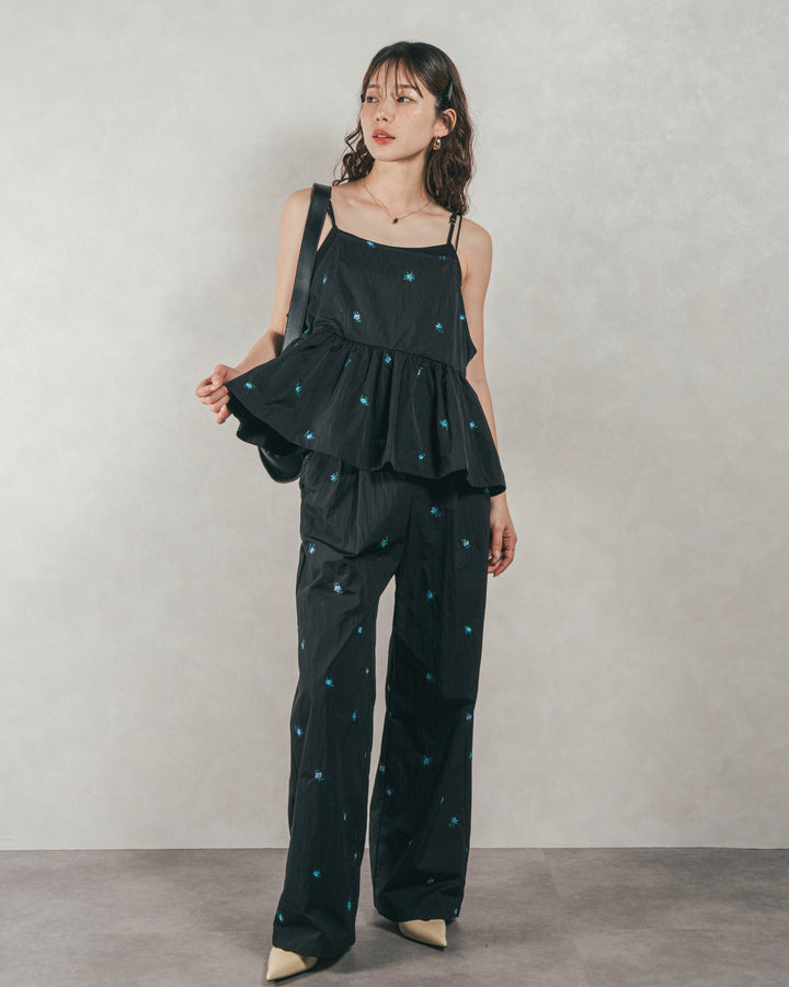 ［SET］Flower刺繍　ボリュームキャミ + Flower刺繍　タックパンツ（2SET）