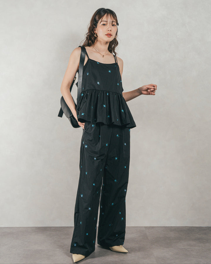 ［SET］Flower刺繍　ボリュームキャミ + Flower刺繍　タックパンツ（2SET）