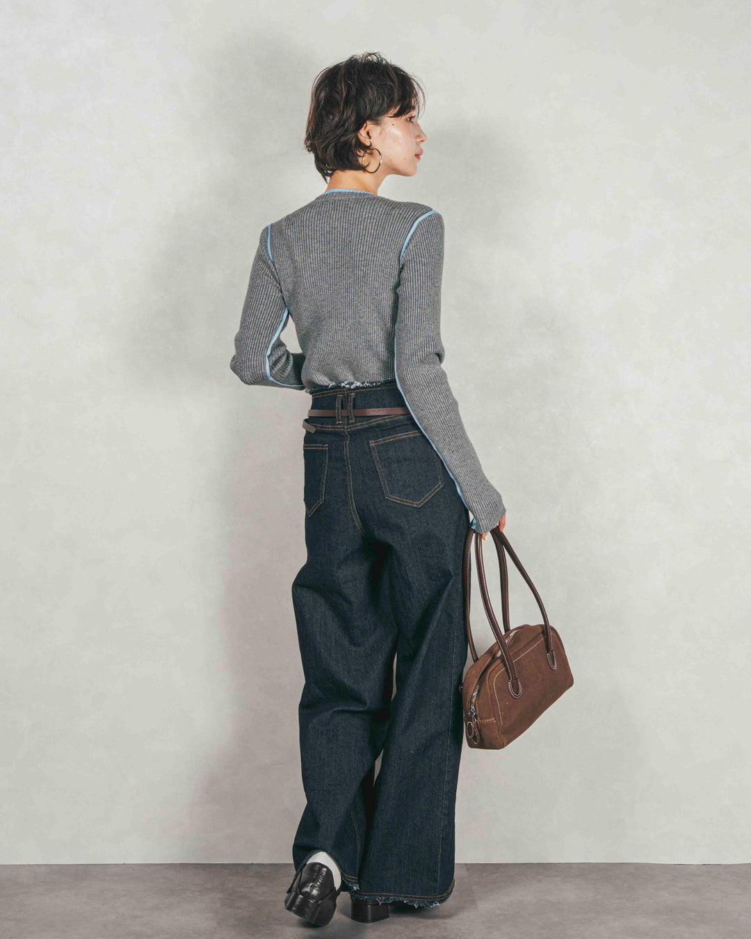 バイカラークルーネックニットトップス (GRAY x LIGHT BLUE)