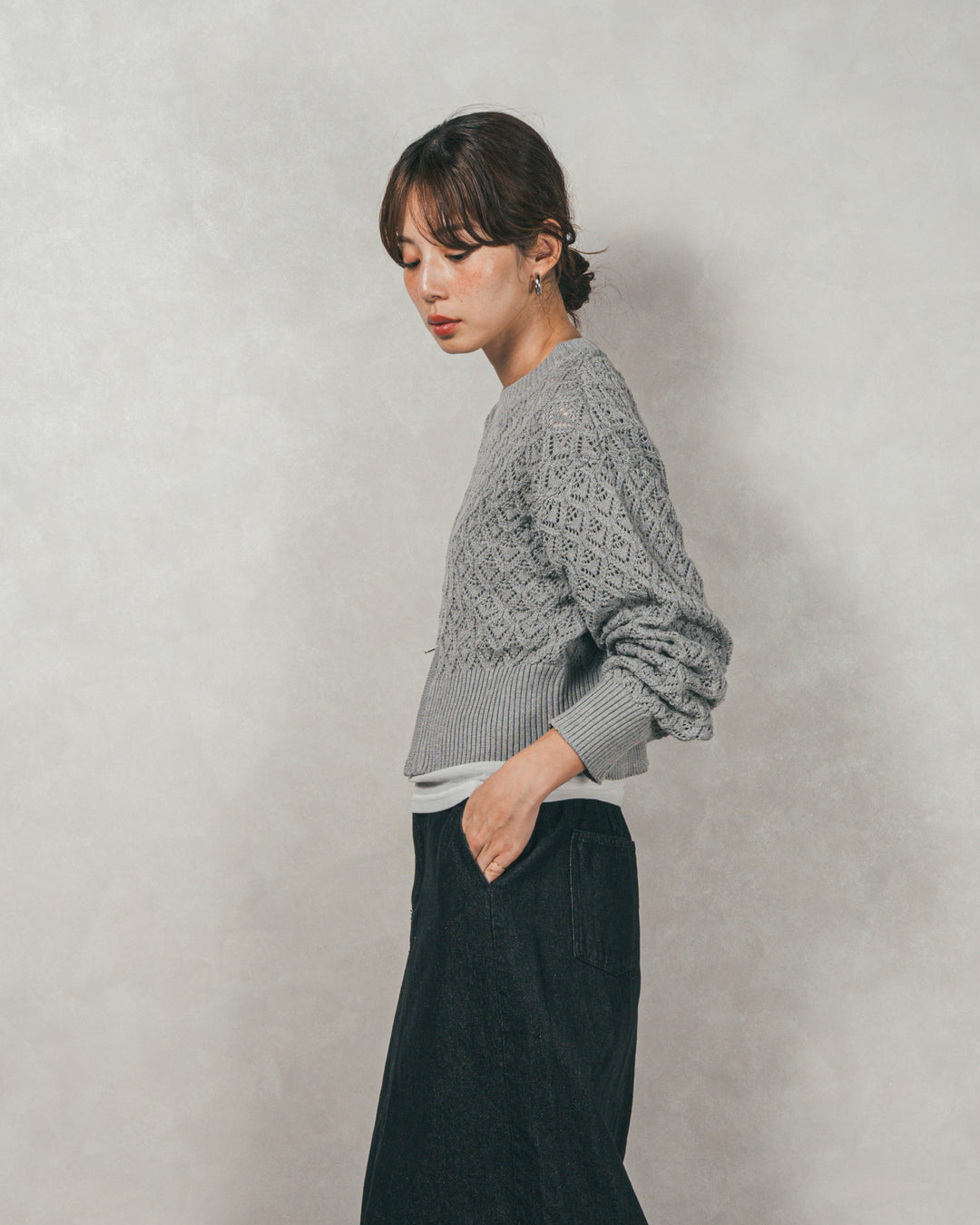 ［SET］透かし編みフロントスリットニット+フロントスリット Iラインデニムスカート（2SET）