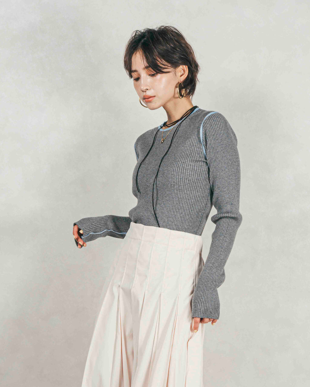 ［SET］バイカラークルーネックニットトップス+W-Tuckプリーツロングスカート（2SET）
