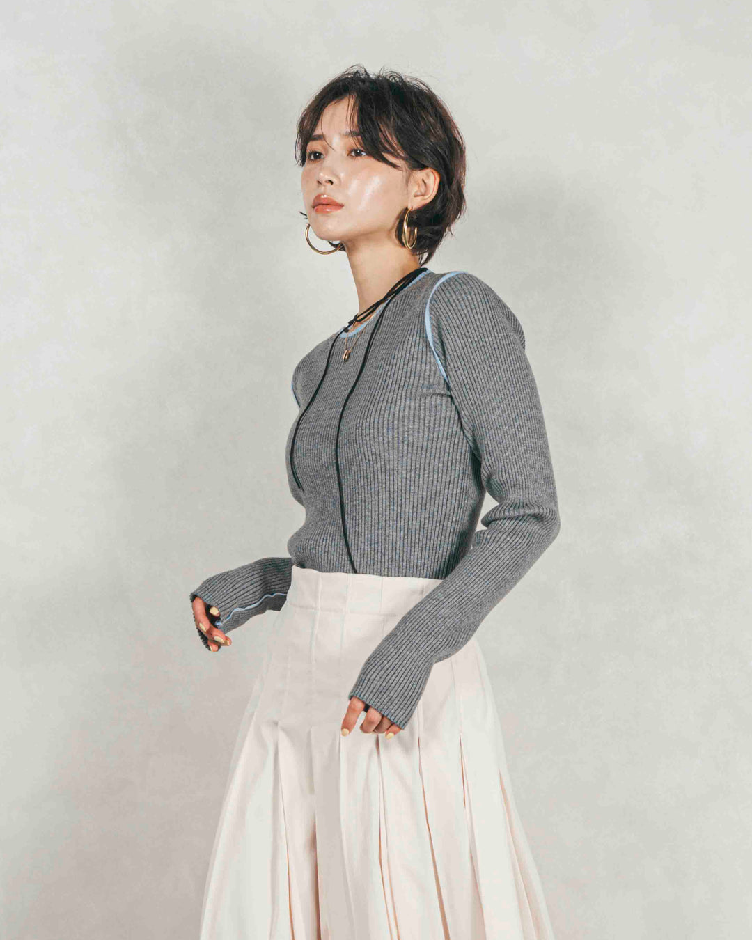 バイカラークルーネックニットトップス (GRAY x LIGHT BLUE)