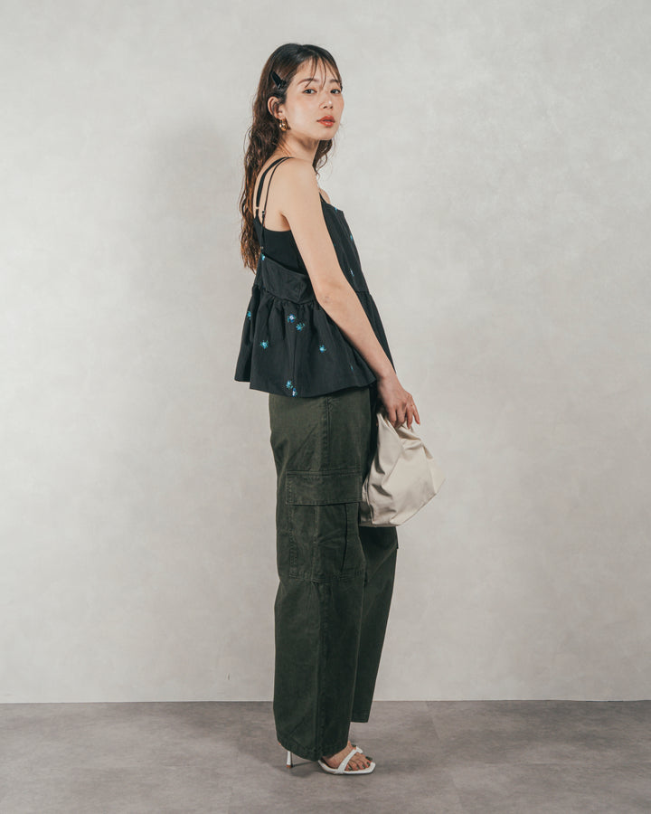 ［SET］Flower刺繍　ボリュームキャミ + ピグメントツイルカーゴパンツ（2SET）
