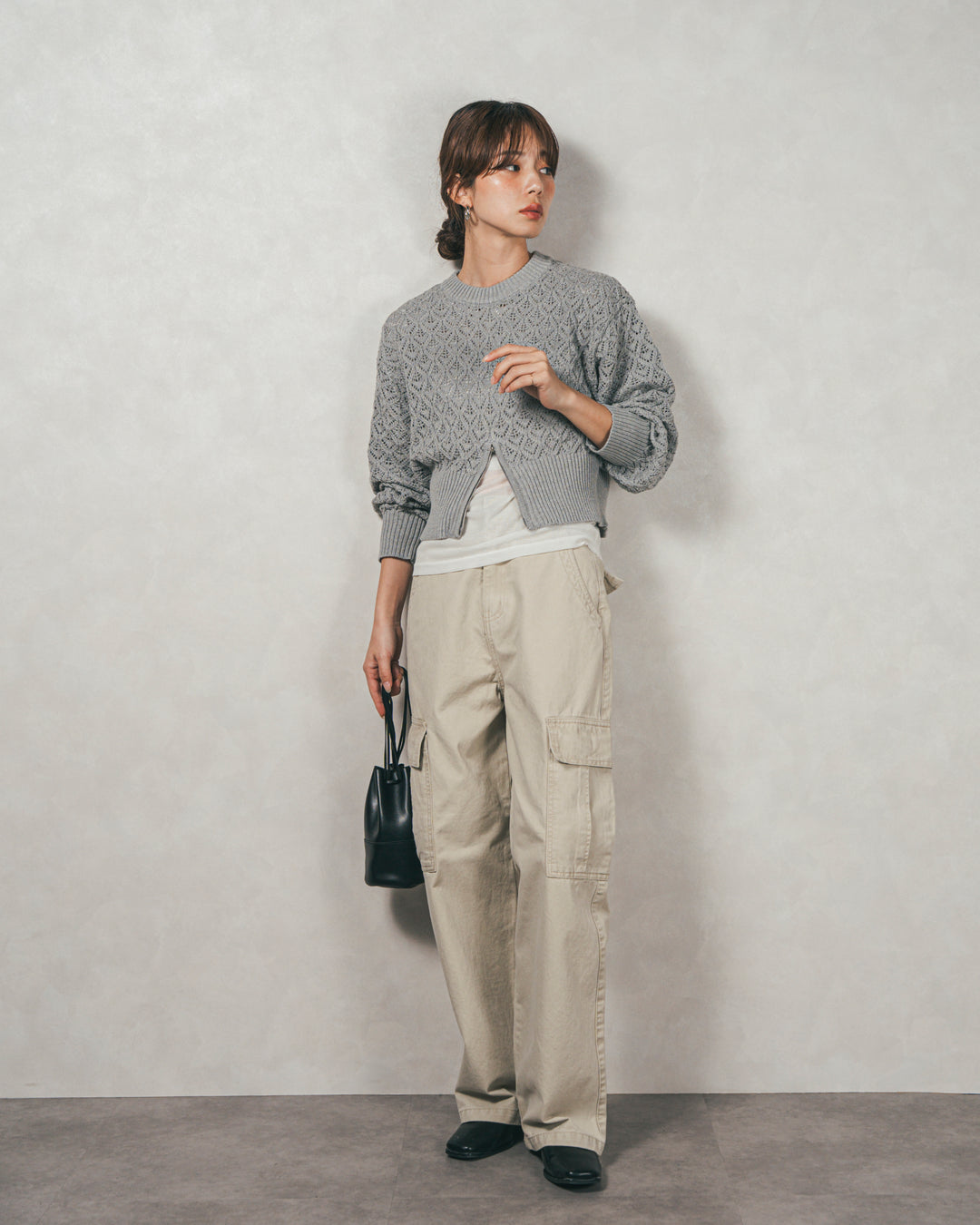 ［SET］透かし編みフロントスリットニット+ピグメントツイルカーゴパンツ（2SET）