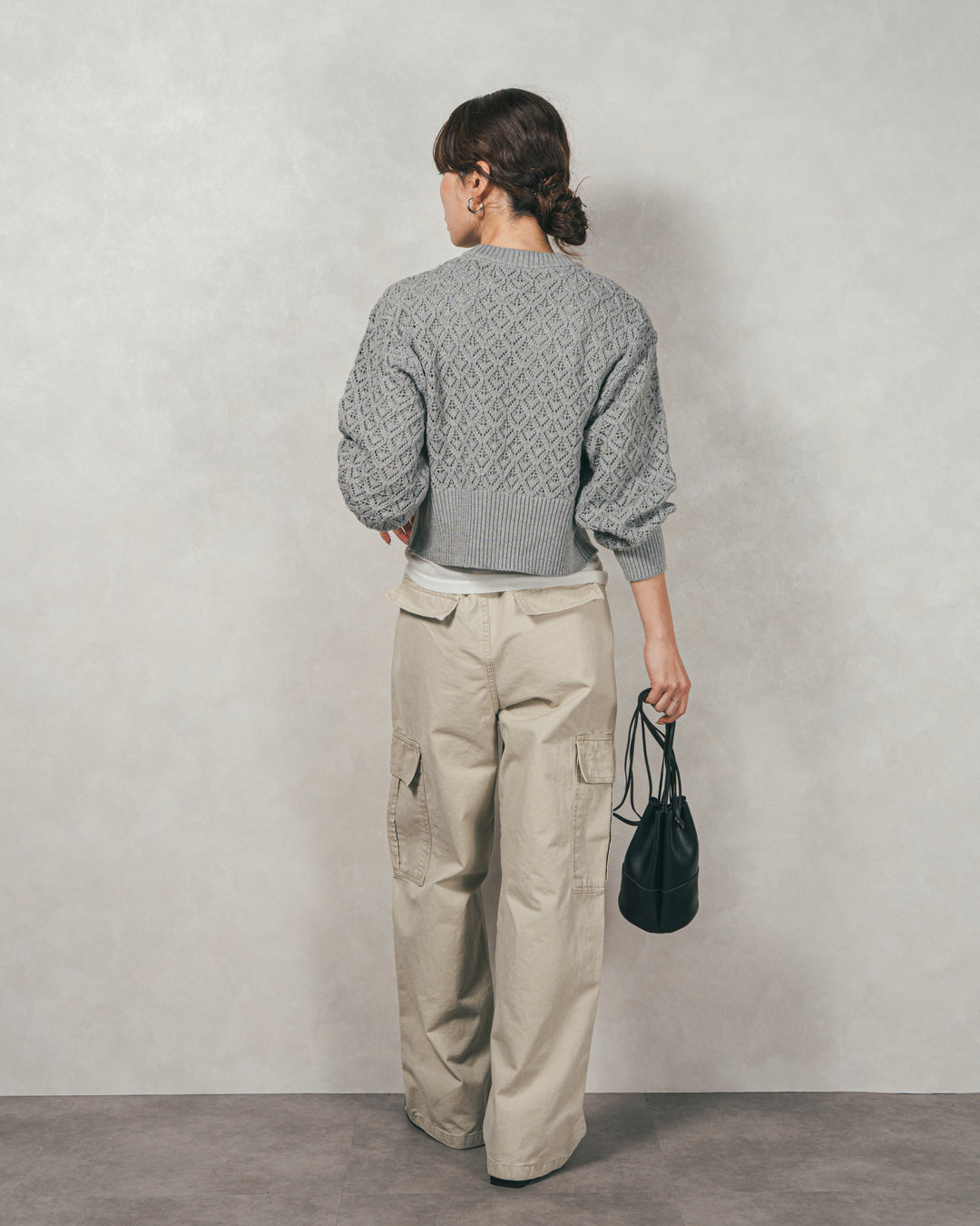 ［SET］透かし編みフロントスリットニット+ピグメントツイルカーゴパンツ（2SET）